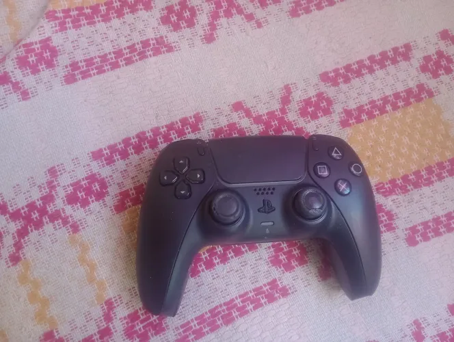 Controle ps5 original perfeito estado aceito troca em algum coisa do meu interesse 