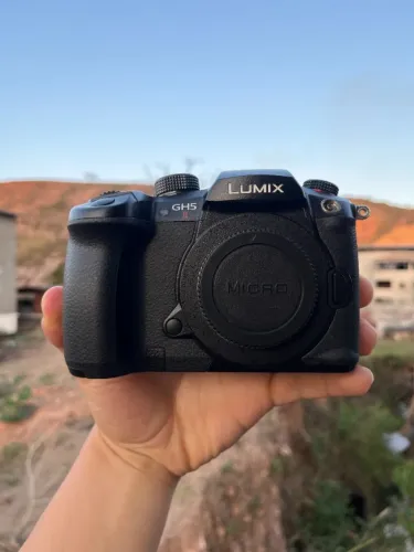 LUMIX GH5 MARK II GH5M2 4K VLOG IBIS MFT M43 PANASONIC OLYMPUS OMS SYSTEM GH6 GH7 OM1 OM5