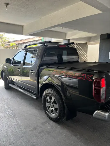 Nissan Frontier SV AT. CD 4X4 2.5 TB Dies. Aut. 2015