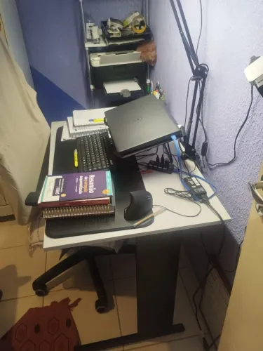 Mesa de estudo 80x55 excelente