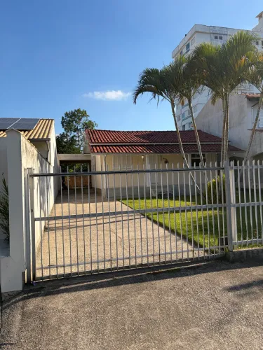     Casa no Humaitá - excelente localização