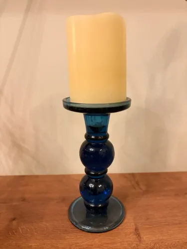 Lindo candelabro de vidro azul