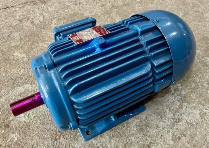 MOTOR ELÉTRICO 5CV BAIXA - TRIFÁSICO