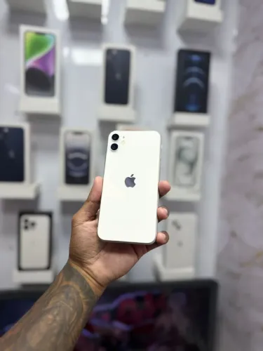 IPHONE 11 128GB<br>R$ 1.199,00 MUITO TOP