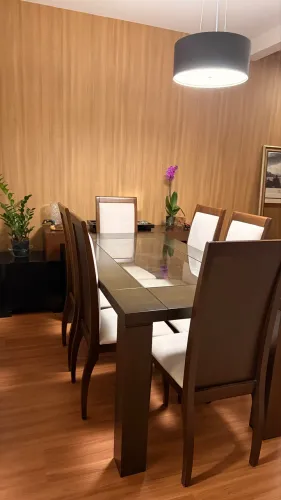 Vendo Mesa de Jantar 6 lugares de Madeira Maciça Lojas Parma