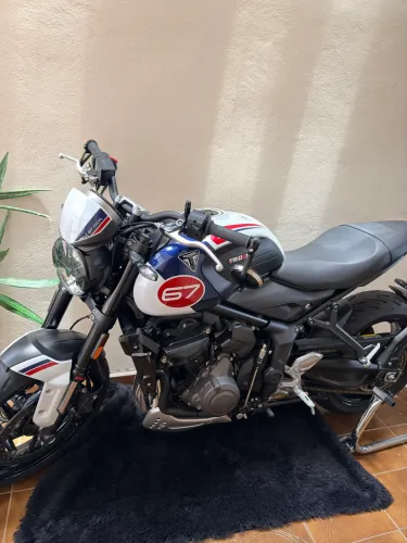 Triumph Trident 660 Tribute Edition 