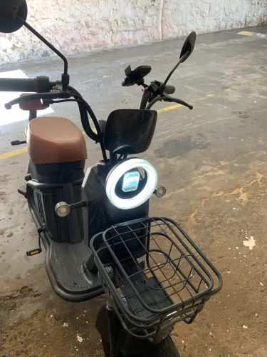 Scooter elétrica 