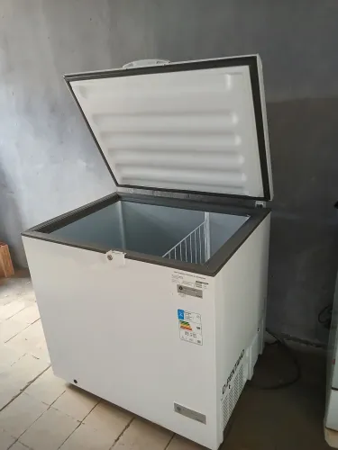 Vende se esse frizer