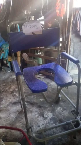Cadeira de higiene pessoal