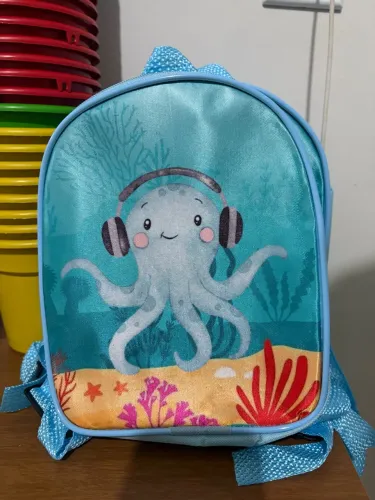 Vendo 30 mochilas tema FUNDO DO MAR