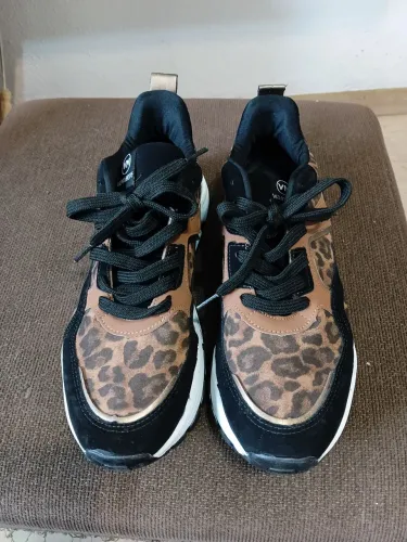Vendo tenis feminino via marte