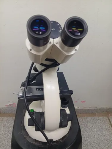 MICROSCÓPIO BIOLÓGICO BINOCULAR CARL ZEISS