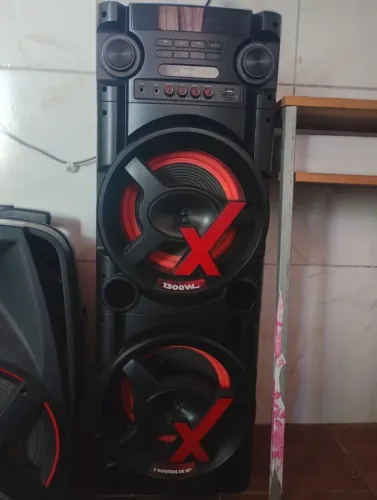 Caixa de som 1300w ( para vender logo )
