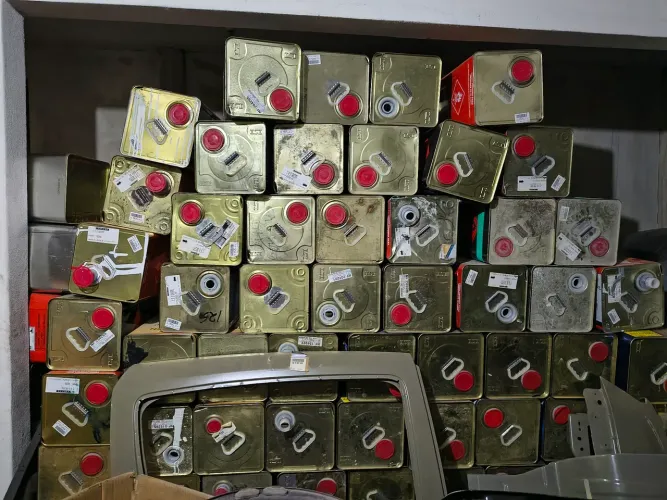 VENDE SE LATAS DE 18 LITROS