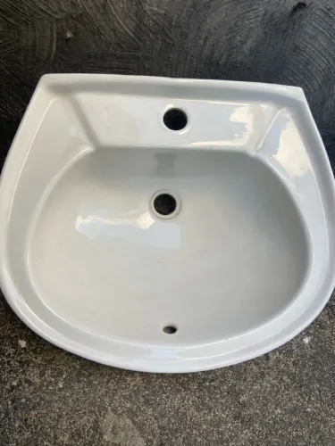 Vendo lavatório para banheiro celite 52x44 