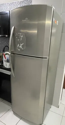 Geladeira Continental Frost Free Inox 