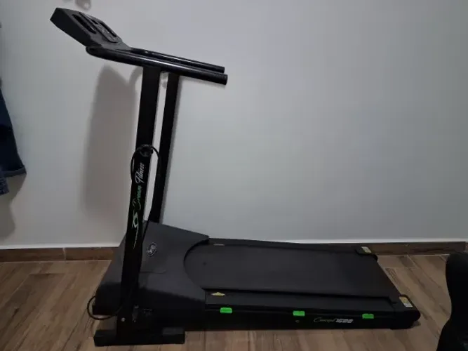 Esteira Elétrica Dream Fitness Concept Concept 1600 Preto (Usado)