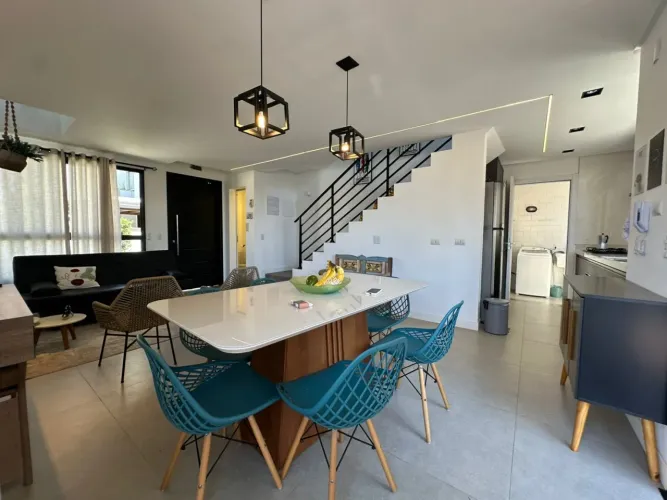 Casa Geminada para Locação em Florianópolis, Campeche, 3 dormitórios, 1 suíte, 2 banheiros