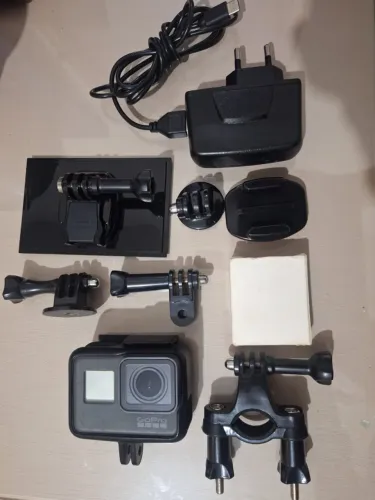 Câmera GoPro Hero 5 Black + Kit Completo de Acessórios
