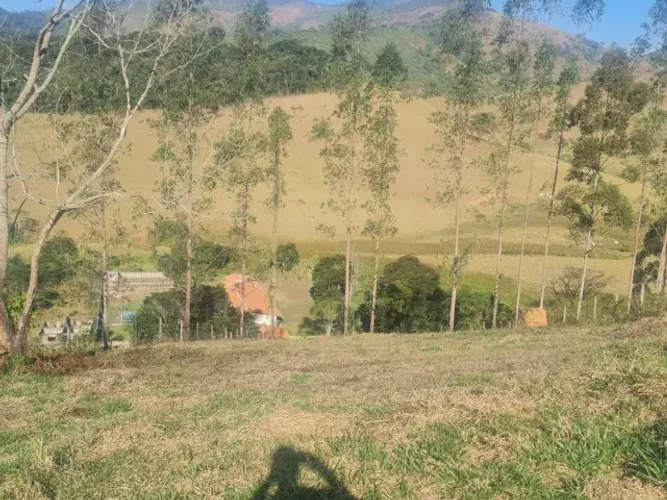 Melhor Terreno do Goiabal Monte Verde, Juiz de Fora -  1200 m2 semi plano, agua, luz !