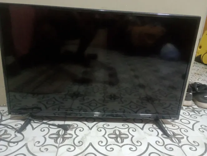 Vendo tv Philco Roku com defeito tela 32"