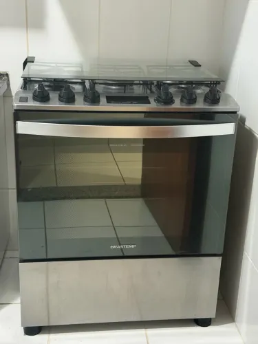 VENDE SE FOGÃO MUITO NOVO