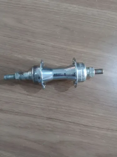 Cubo traseiro cromado