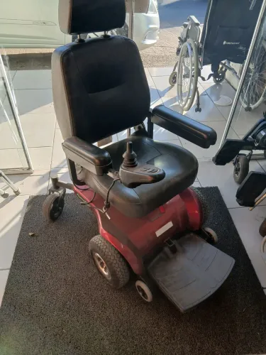 Cadeira de rodas motorizada 