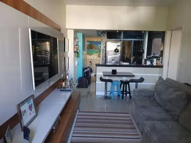BS IMOBILIÁRIA VENDE ! Vende apartamento, 2 quartos, sendo um suíte, 2 banheiros, sala,
