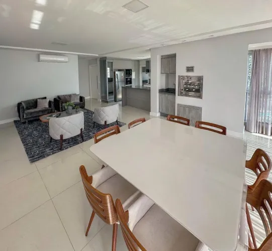Apartamento Quadra Mar 3 Suítes Aluguel Anual Balneário Camboriú