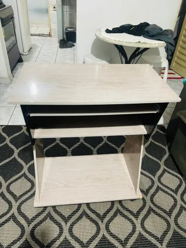 Vendo escrivaninha (mesa de computador) 