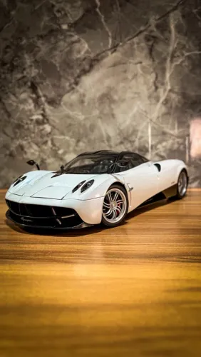 Pagani Huayra 1/18 Autoart Signature