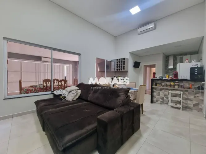 Casa com 3 quartos (1 suíte), 3 vagas, à venda, a/c 124 m² por R$ 550.000 - Jardim Santa A