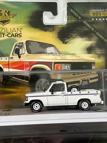 Picape Chevrolet D20 Conquest Branca - 1/64 - Br Classics