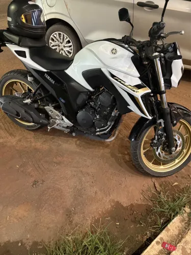 Yamaha Fazer FZ25 250 2025 Branca/Dourada - Impecável