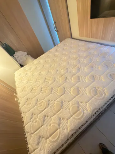 Cama King Size Premium - Apenas 1 ano de uso | Estado de Nova