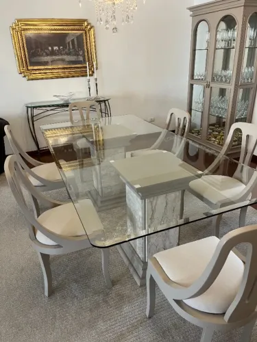 Mesa de jantar com Tampo de Vidro e 6 Cadeiras na cor Fendi