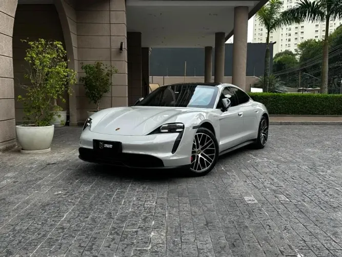 Porsche Taycan Turbo (elétrico) 2023