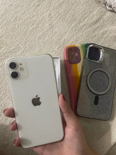 IPHONE 11 usado com acessórios 