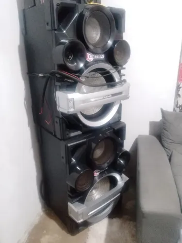 Caixas Panasonic 2500w de potência 