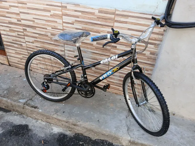 Bicicleta Caloi aro 24.