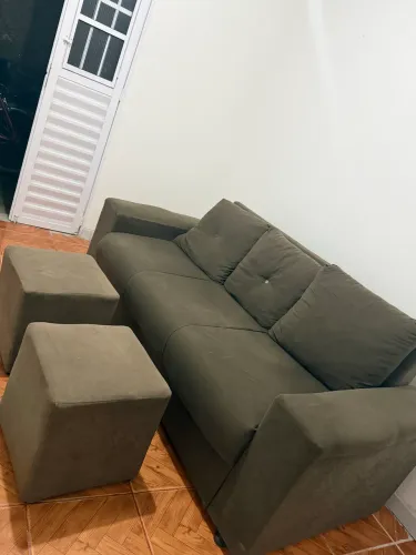 Sofa 3 lugares com 2 puffs