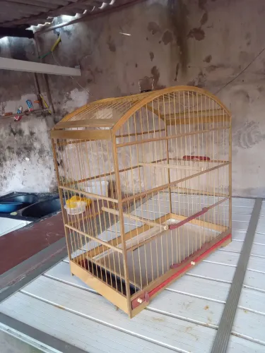 Gaiola para pássaros grande