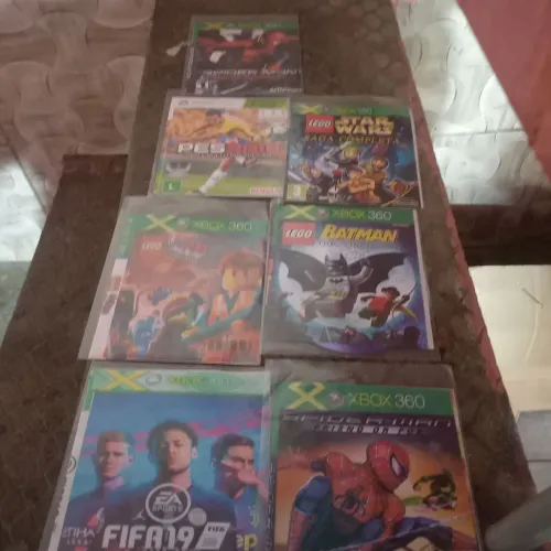 Se vende xbox 360 com defeito No CBI do HDMI e tem vai com jogos e cabos e fonte original