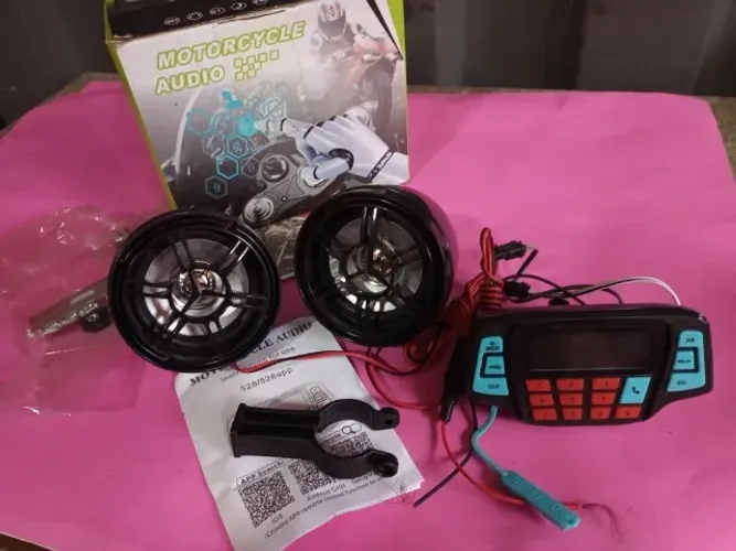Conjunto de som multimídia para motos e triciclos 