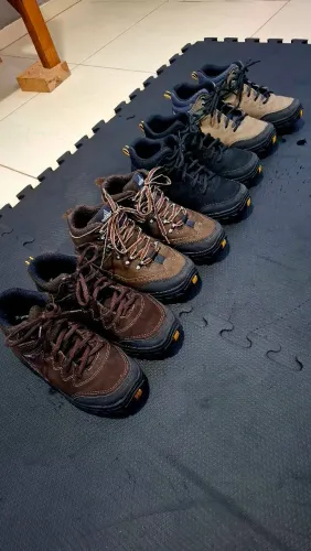 4 botas