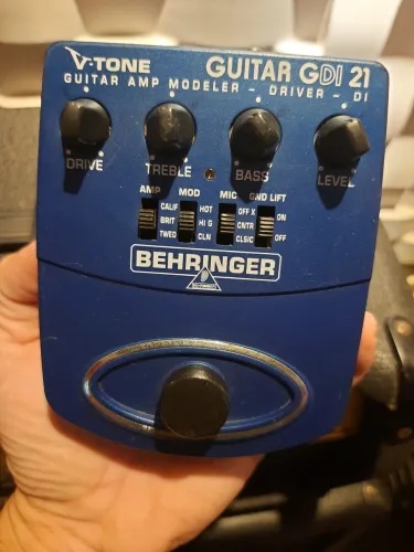 Pedal behringer GDI 21 com defeito!