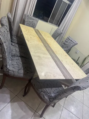 Mesa de janta, com 8 lugares - 8 cadeiras