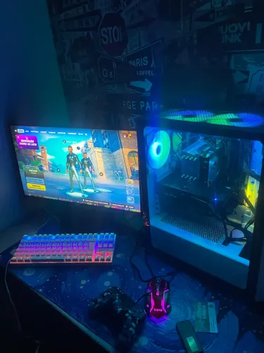Troco PC Gamer Ryzen 5 5600 por PS5 Pro