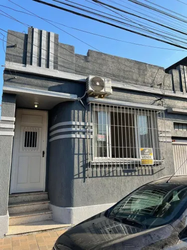 Casa à venda no Centro, Pelotas, RS: 3 dormitórios, suíte, 2 salas, varanda, área útil de